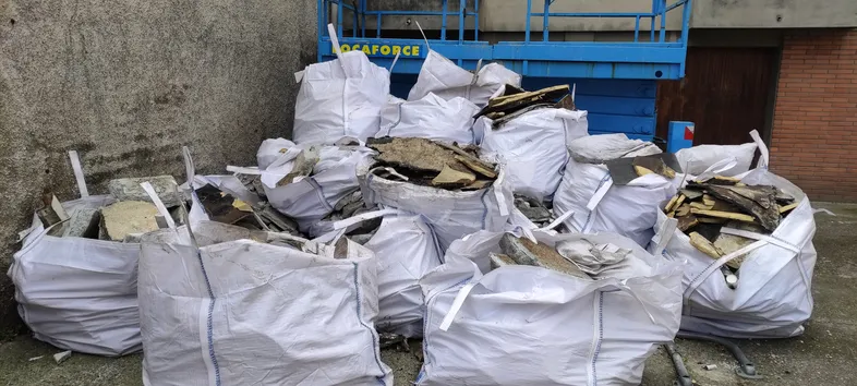 Enlevement De Gravats